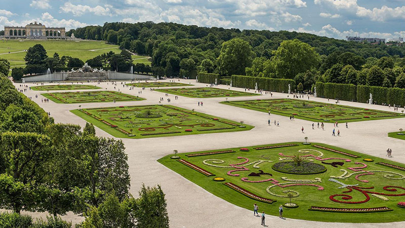 Schoenbrunn Gardens Vienna