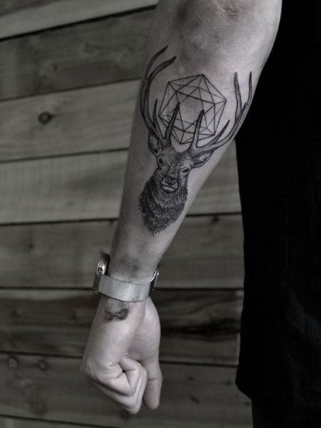 Männer arm frauen tattoos Tattoo Wolf
