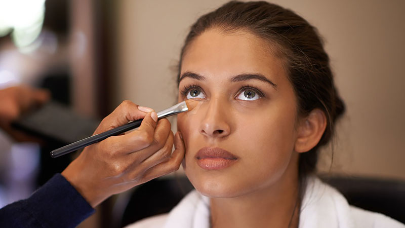 How To Apply Primer, Foundation And Concealer