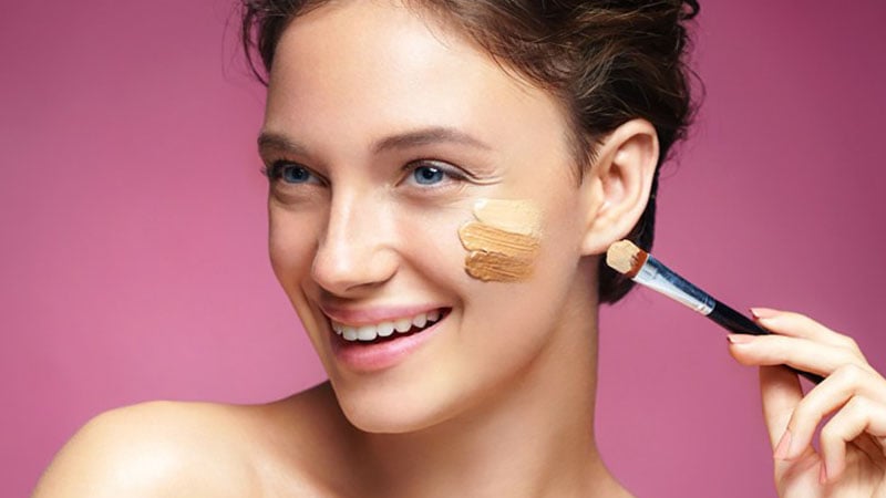 How To Pick The Right Shade Of Concealer