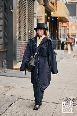 New York Fashion Week Aw Street Style Women 11