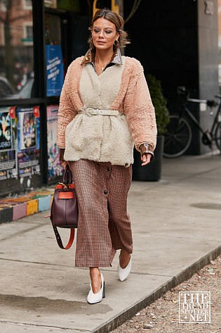 New York Fashion Week Aw Street Style Women 16