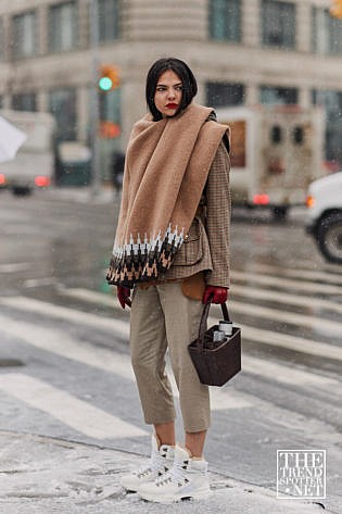 New York Fashion Week Aw Street Style Women 199