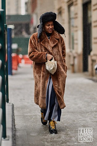 New York Fashion Week Aw Street Style Women 219