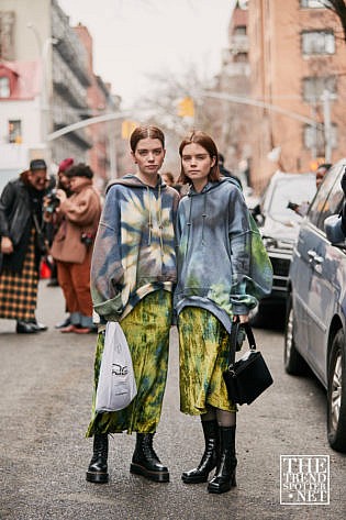 New York Fashion Week Aw Street Style Women 27