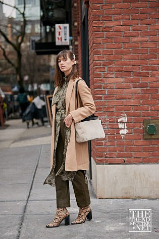 New York Fashion Week Aw Street Style Women 37