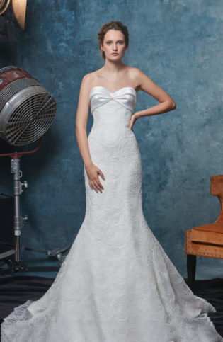 loose mermaid wedding dress