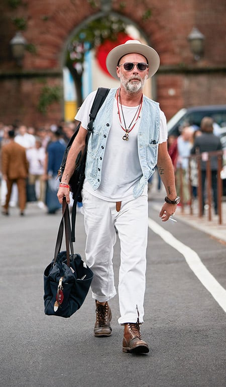 white t shirt and white jeans