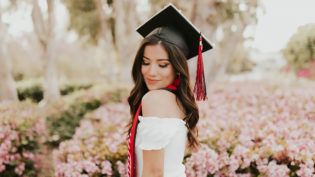 what should i wear to a graduation party