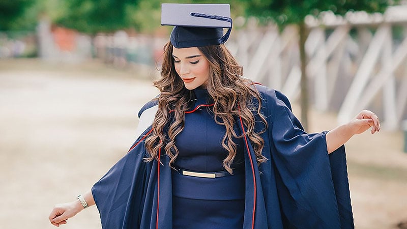 What To Wear To A Graduation The Trend Spotter