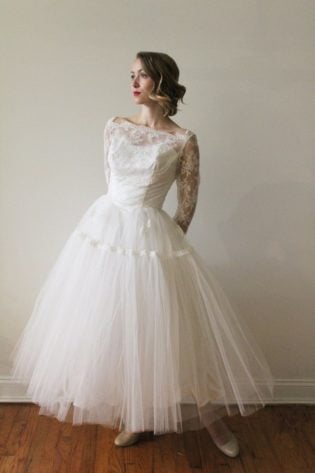 Vintage 1950s Long Sleeved Lace And Tulle Tea Length Wedding Dres