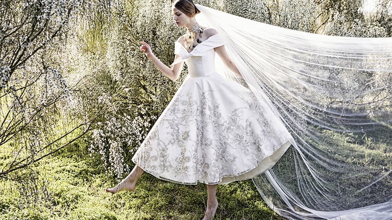 Aggregate 154+ tea length bridal gowns super hot