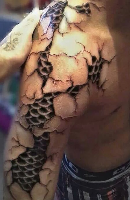 Drachenschuppen Tattoo