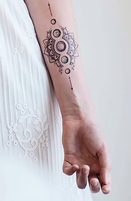 18 Beautiful Henna Tattoos For Women In 21 The Trend Spotter