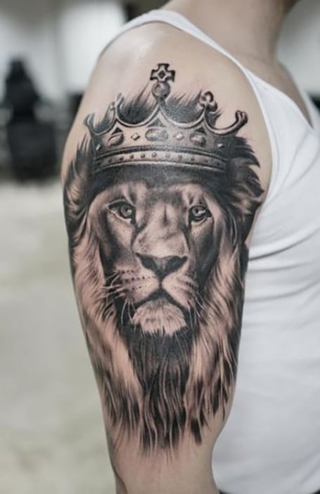 Lion by @pellintat2 #lion #king #orlandotattooartist #flmall  #orlandoflorida #inked #inkedup #tattoo #liontattoo | Instagram