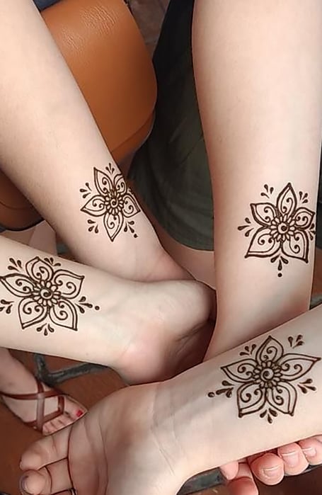 18 Beautiful Henna Tattoos For Women In 2021 The Trend Spotter