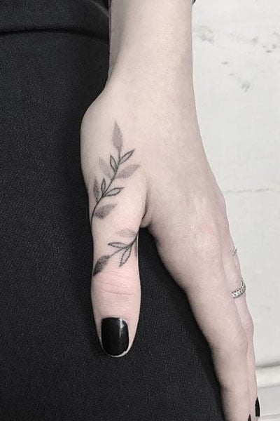 25 Awesome Hand Tattoo Designs For 2020 The Trend Spotter