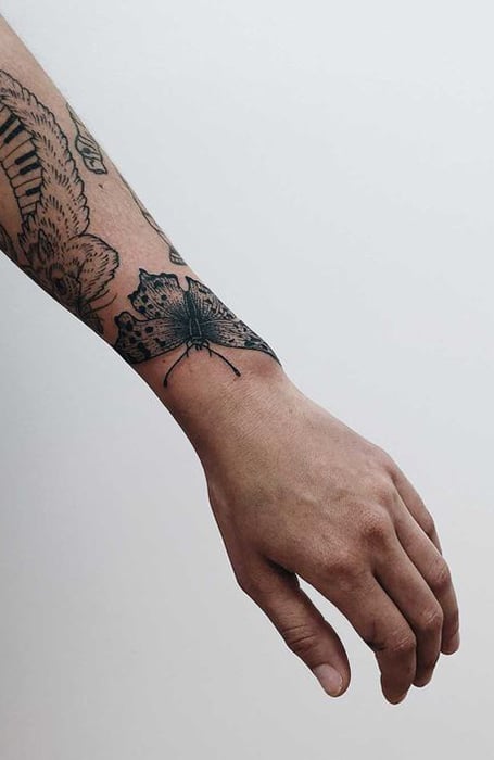 23 Unique Wrist Tattoos For Men In 2020 The Trend Spotter