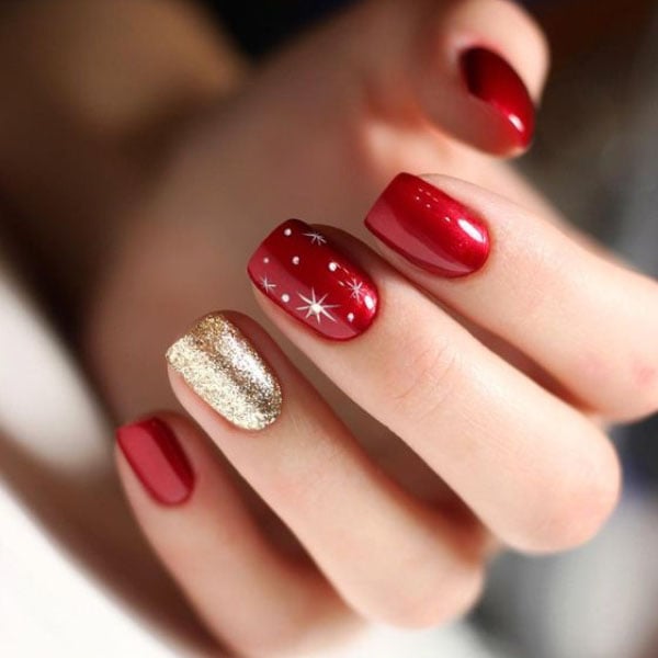 12 Stylish Christmas Nail Designs You Will Love The Trend Spotter