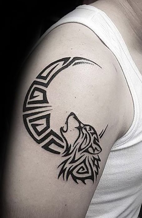 La perra negra Tattoo Tokyo  Do you know the North Mythology Sol and Mani sun and moon Eating by wolves I was drawing as images from story tattoo  tokyo tokyotattoo northmythology customtattootokyo 