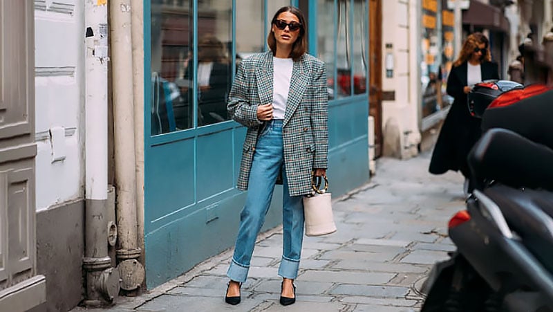 How To Wear Mom Jeans With Style The Trend Spotter