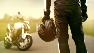 Motorradfahrer Macht Eine Pause