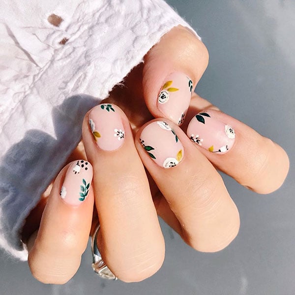 50 Simple & Elegant Nail Ideas to Express Your Personality - The Cuddl |  Manicura de uñas, Diseños de uñas elegantes, Uñas cortas