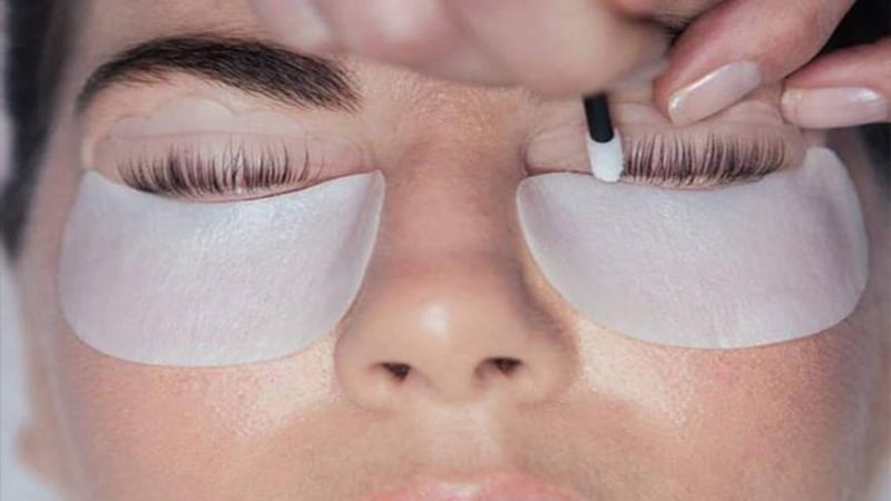 Everything to Know About a Lash Lift and Tint - The Trend Spotter