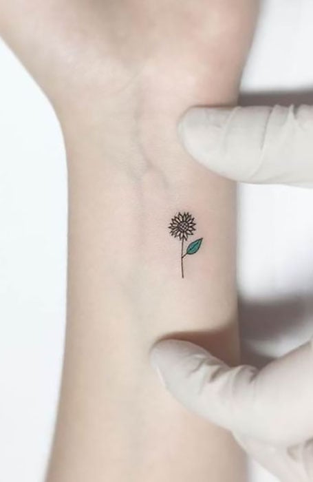 Sunflower Temporary Tattoo – Donna D's Boutique