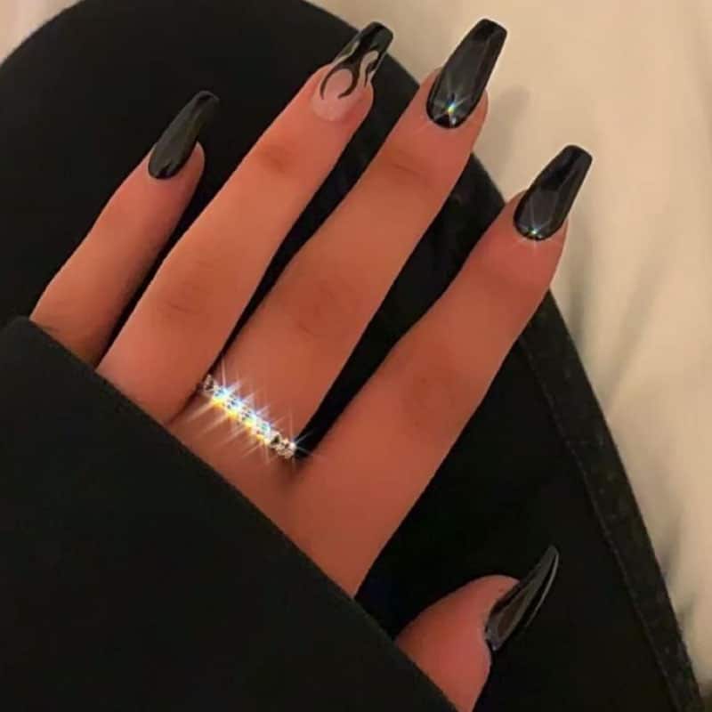 Gothic black French nails are trending as the emo alternative to Vanilla  Girl manicures | Glamour UK