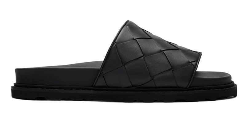 trending slippers for men
