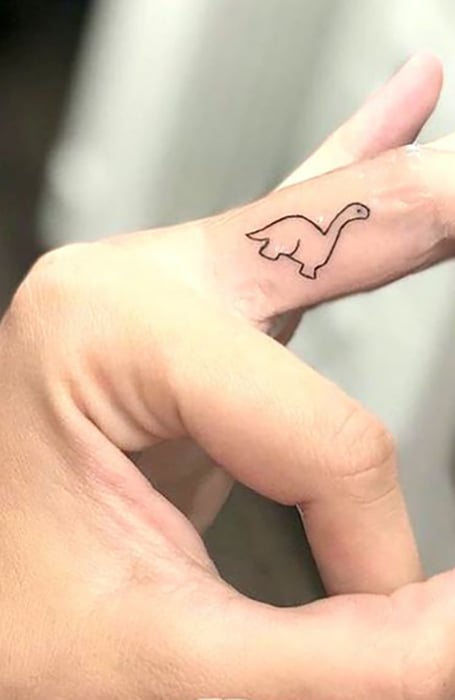 30 Simple and Small Finger Tattoos that Youll Want to Copy