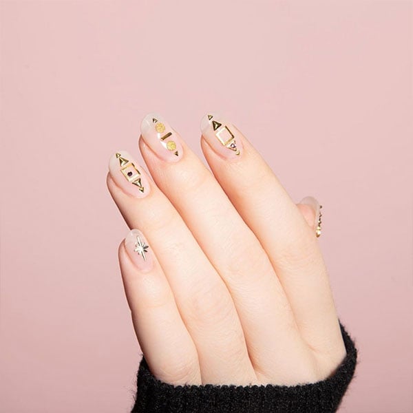 [Image: Gold-and-Natural-Nail-Art.jpg]