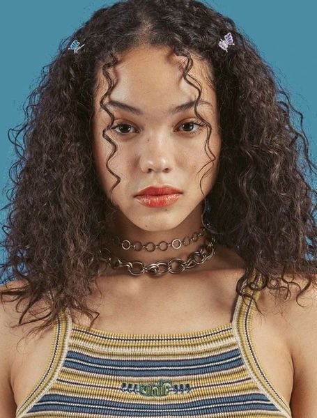 Iconic 90s Hairstyles For Halloween Costumes