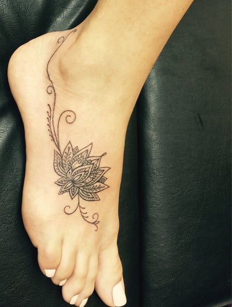 Floral Heart Tattoo with Happy Bee Design – LuckyFishArt