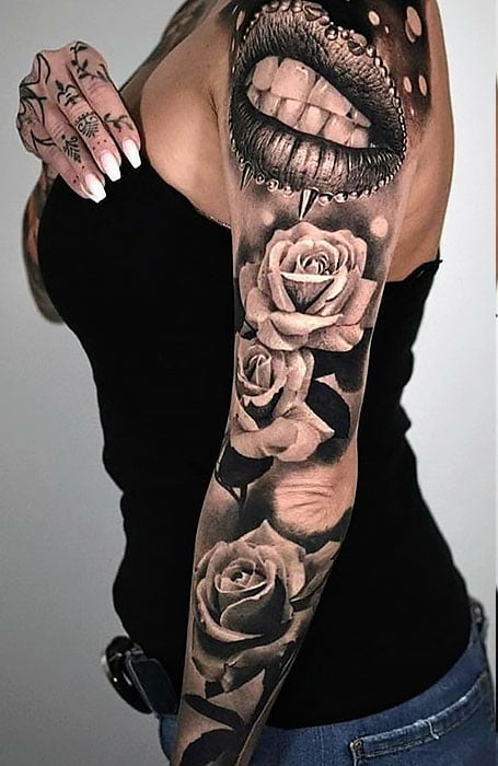 zwak Seminarie streep 80 Coolest Sleeve Tattoos for Women in 2023 - The Trend Spotter