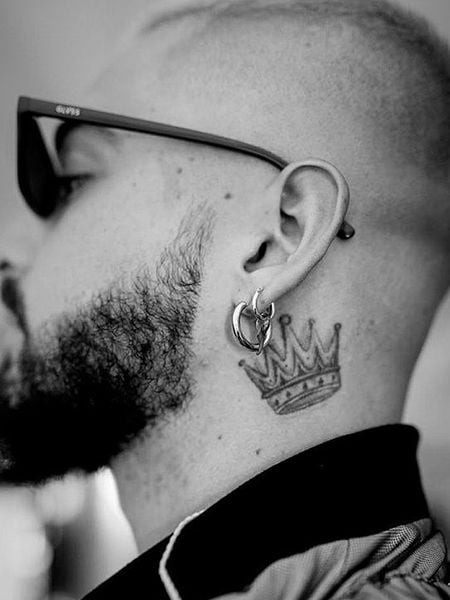 57 Adorable Crown Neck Tattoos