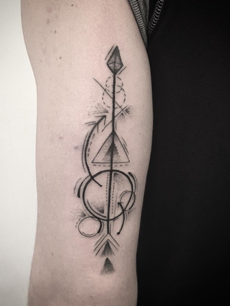 Featured image of post Green Arrow Symbol Tattoo