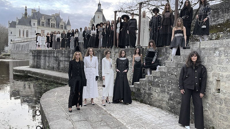Chanel Unveils Métiers D'art In France