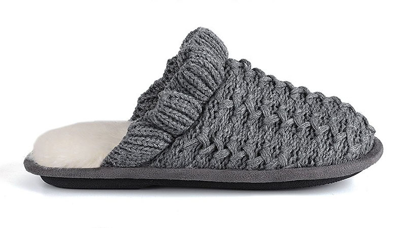 Rockdove Women's Ruffled Cuff Memory Foam Slipper
