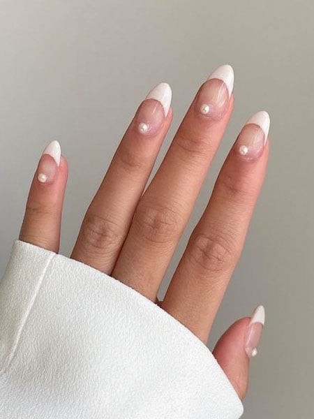 50 French Tip Nails Manicure to Try in 2023 - The Trend Spotter