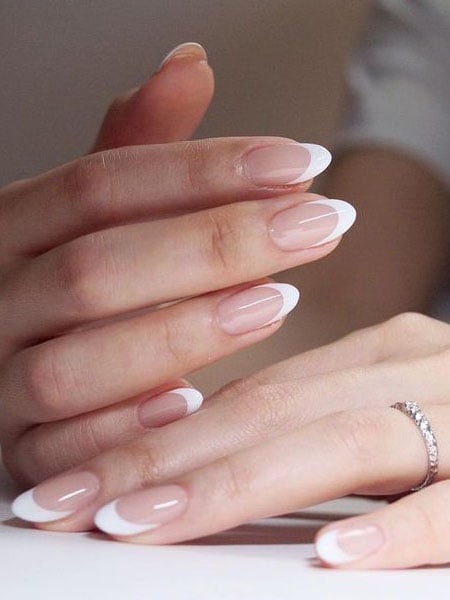 50 Best French Tip Nails to Try in 2022 - The Trend Spotter