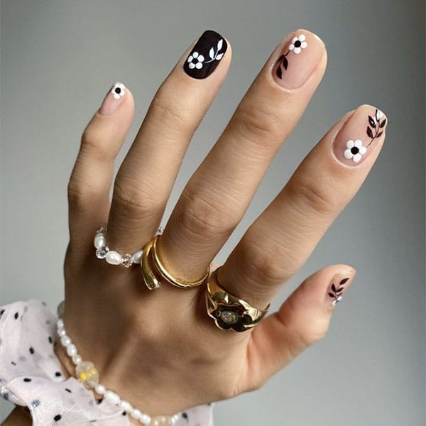 Monochrome Flower Design Nail Ideas Thehangedit