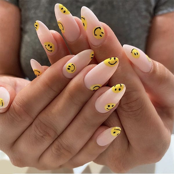Super Cute HELLO KITTY Gradient Manicure with Gold Aluminum Chrome Flakes |  BeautyBigBang
