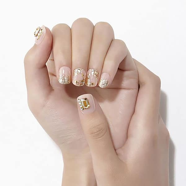 Gold Flakes And Diamonds Diamond Nails