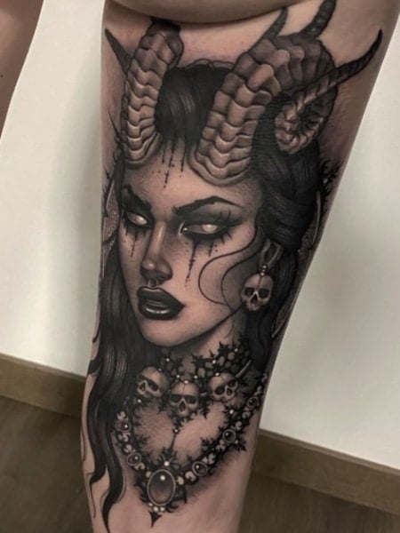 50 Unique Thigh Tattoos for Women 2023  Upper Front  Side