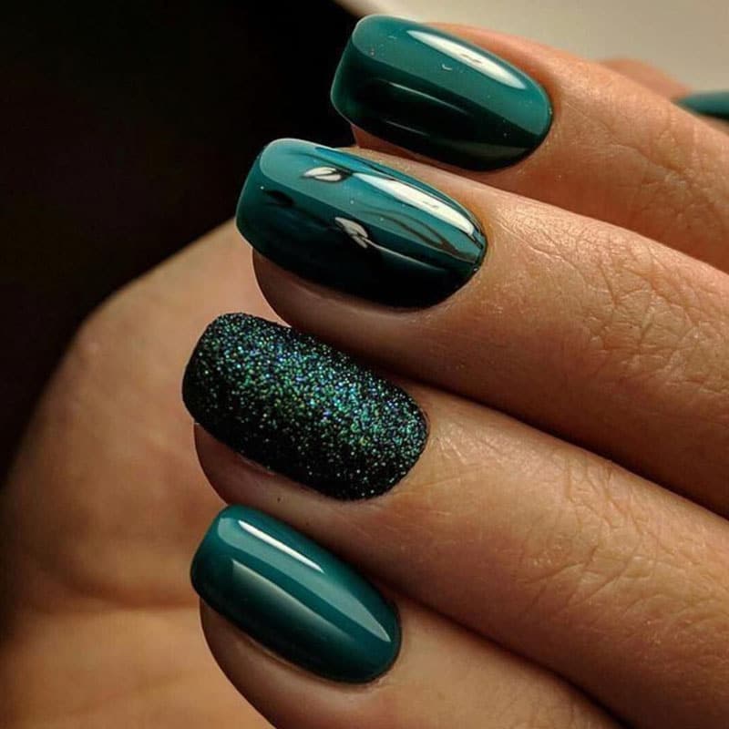 Dark Green Nails