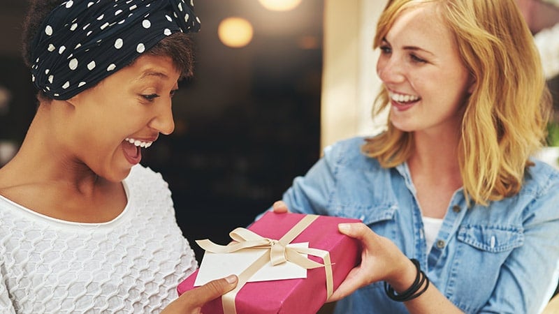 How To Choose A Gift She Would Love