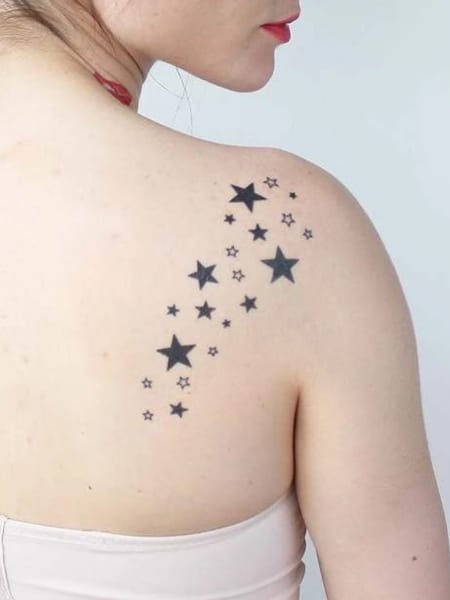 Tatuagem De Estrela No Ombro De 