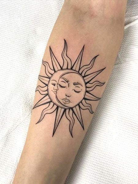 Sun Moon och Star Tattoo kvinnor